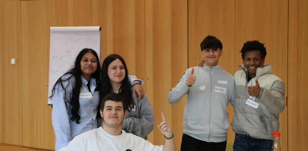 Fake News5 Fake News5